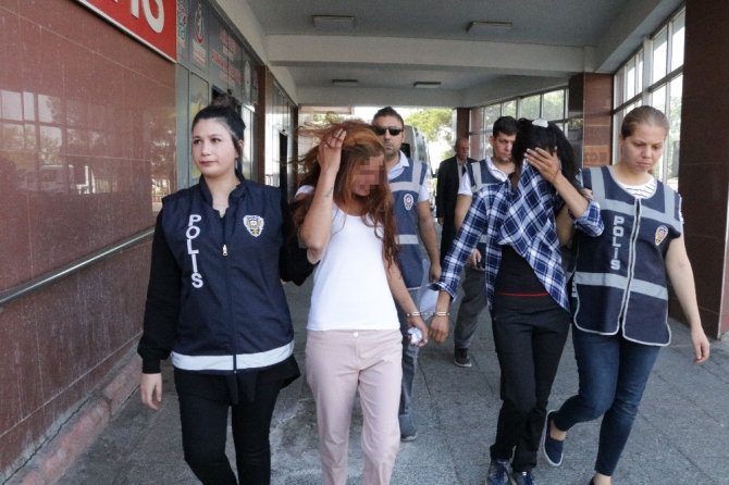 Osmaniye'den geldiler çalarken yakalandılar