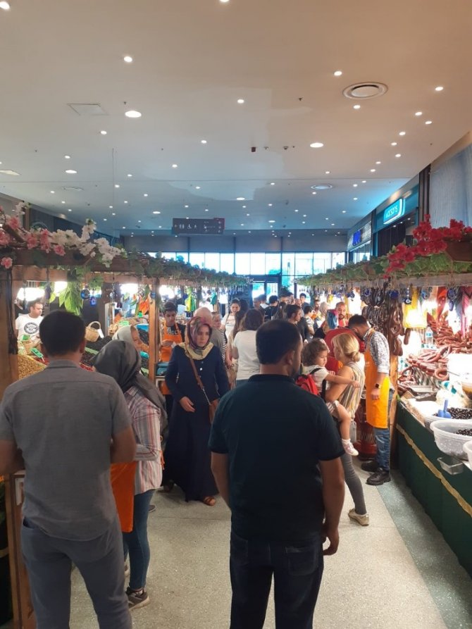 Kahramanmaraşlılar yöresel pazarı sevdi