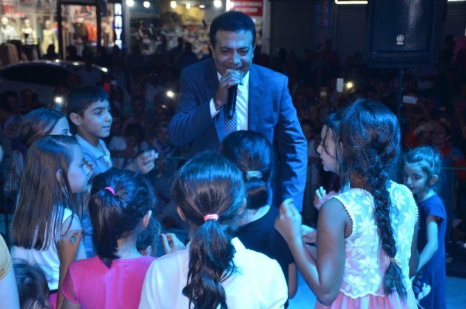 Oğuz Yılmaz, Kahramanmaraş’ta konser verdi