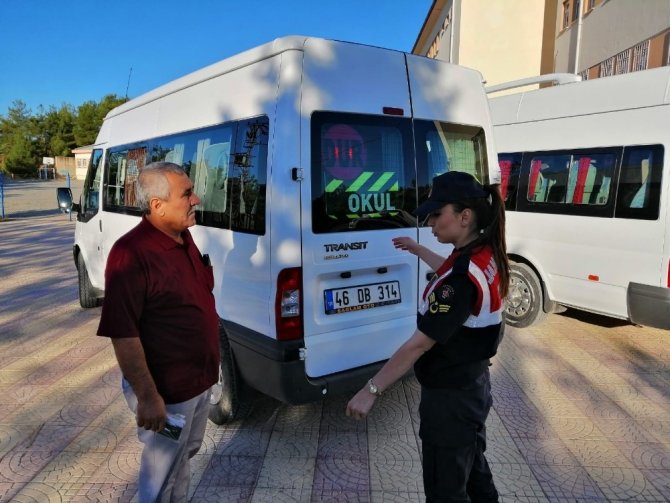 Jandarma Okul Servislerini denetledi