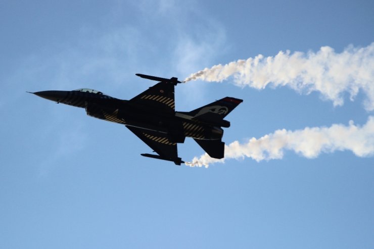 Türk Yıldızları ve Solo Türk nefes kesti