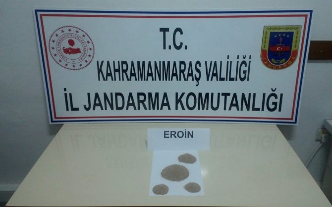 Kahramanmaraş’ta otomobilde uyuşturucu yakalandı