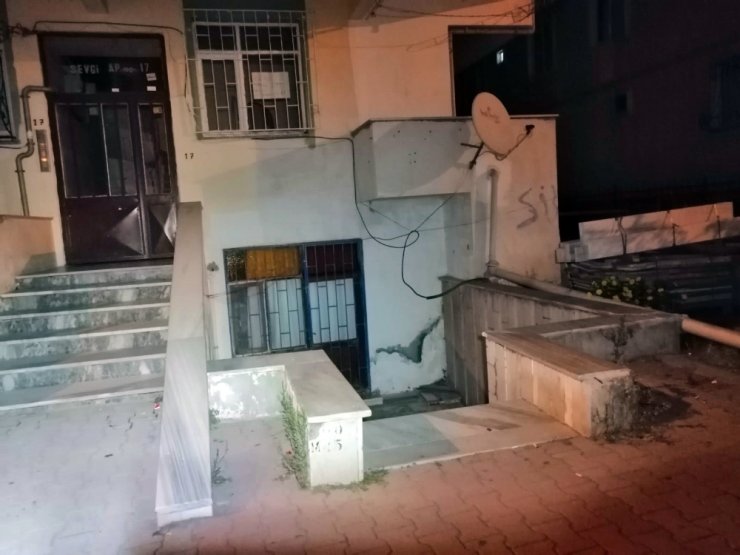 Ataşehir’de babasını kerpetenle vurarak öldürdü