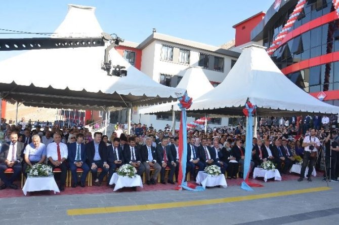 Elbistan'a özel okul açıldı