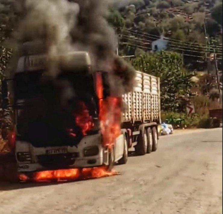 Söke’de Maden Tırı Alev Alev Yandı