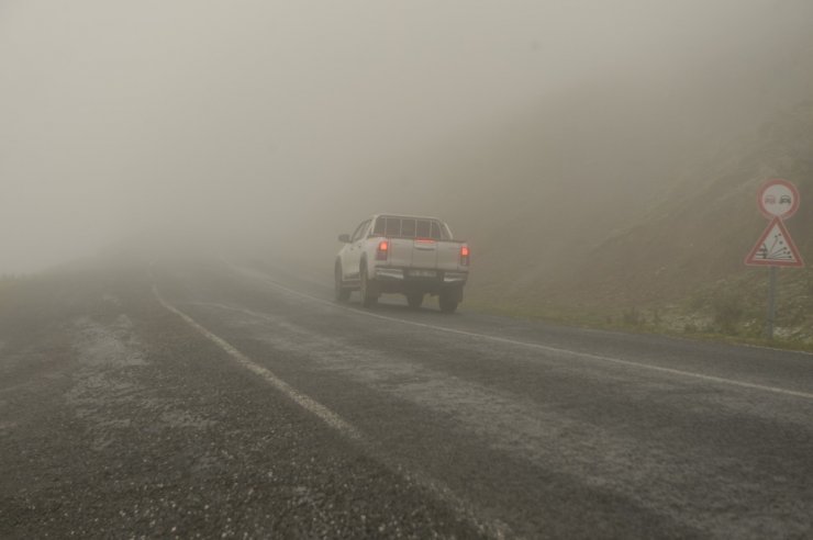 Ardahan’a mevsimin ilk karı düştü