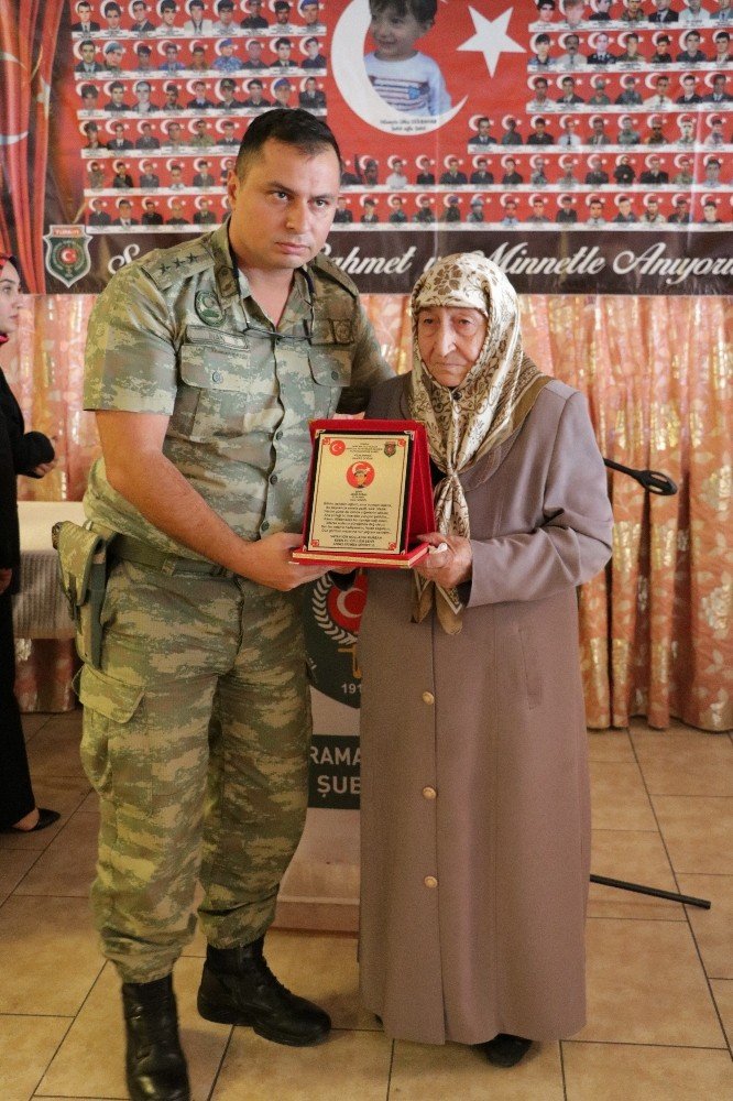 Kahramanmaraş'ta Şehit yakınlarına plaket verildi