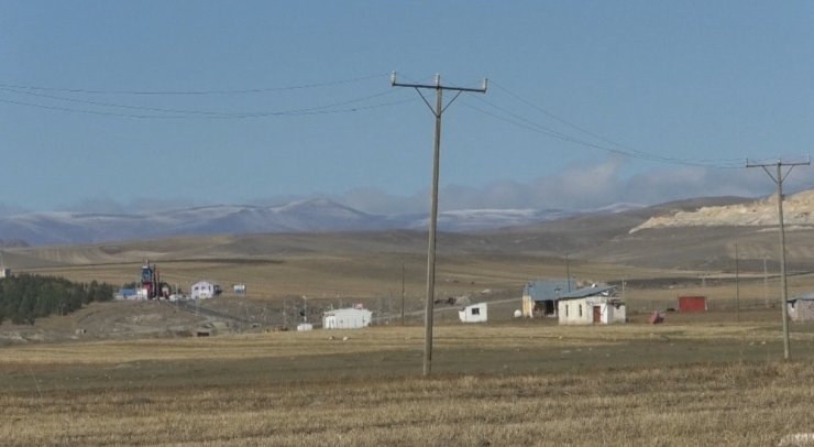 Kars’a mevsimin ilk karı düştü