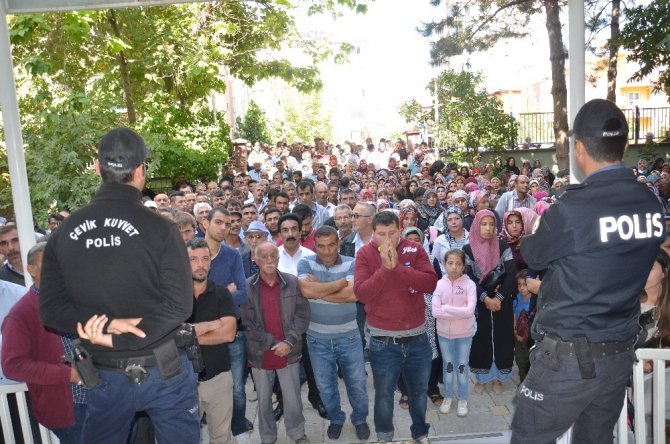 Elbistan'da 96 kişilik işe alım için 2 bin 171 kişi başvurdu