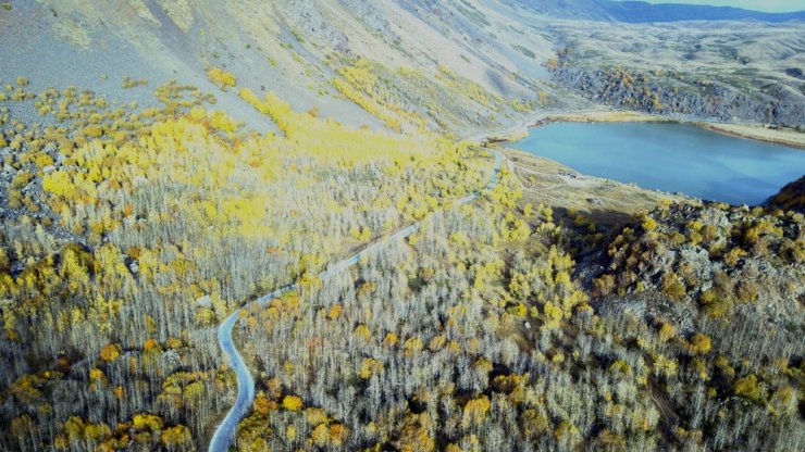 Nemrut krater gölü ve dağı eşsiz manzarası ile büyülüyor