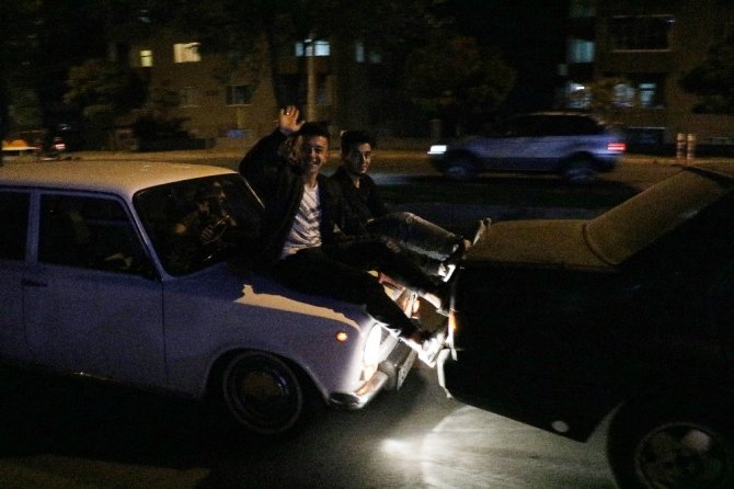 Kahramanmaraş'ta Yakıtı biten otomobili böyle götürdüler