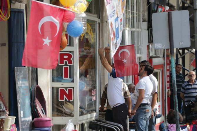 Kahramanmaraş'ta Barış Pınarı Harekatı'na mahalle esnafı da destek oldu