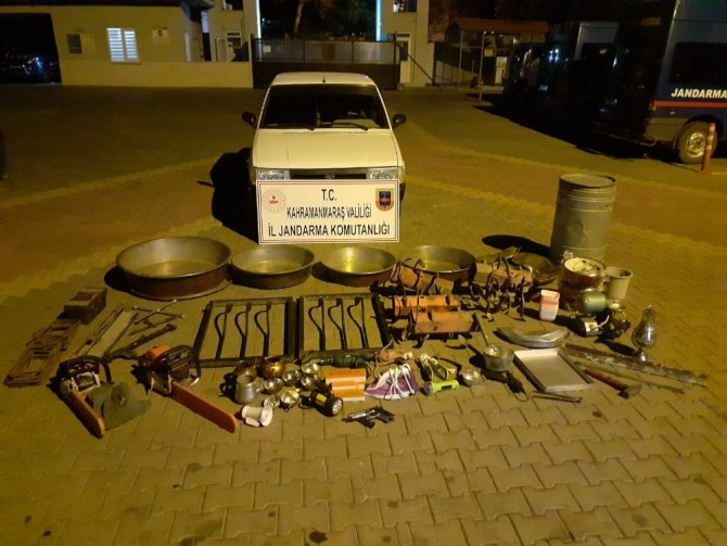 Bakır kazan ile tarhana çaldılar