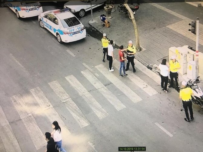 Kahramanmaraş'ta Kırmızı ışıkta geçen 41 yayaya 4 bin 428 lira ceza