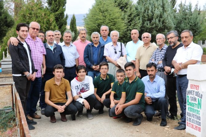 Bahaettin Karakoç mezarı başında dualarla anıldı