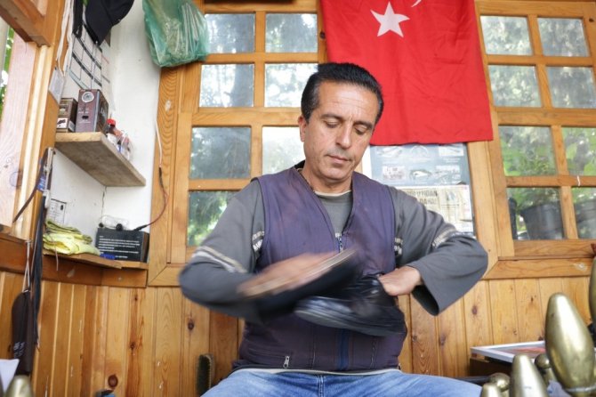 Ayakkabı boyacısı yazdığı kitabın filminin çekilmesini istedi