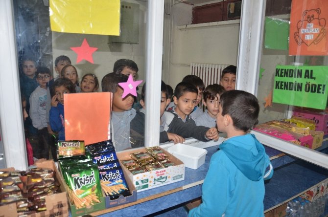 Elbistan'da 'Dürüst Kantin'in kasası tek kuruş açık vermiyor