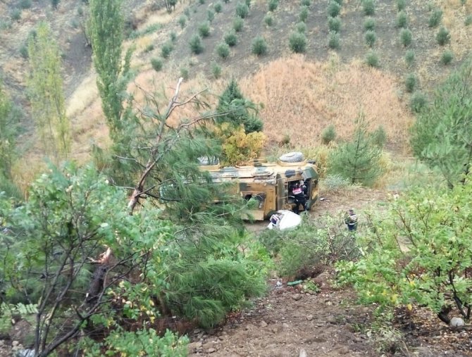 Kahramanmaraş’ta askeri araç devrildi 4 asker yaralandı