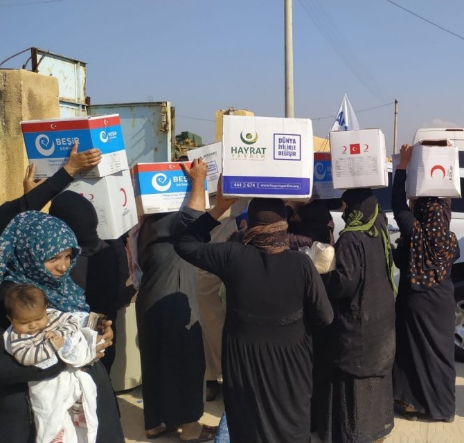 Suriye’nin kuzeyindeki halka insani yardım