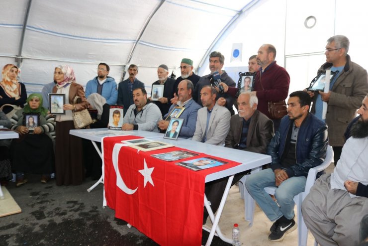 Farklı din ve dillerin mensuplarından oluşan heyetten annelere destek