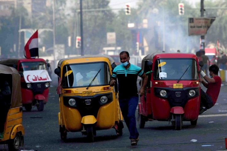 Bağdat’ta protestocularla güvenlik güçleri arasında çatışma