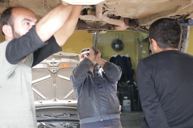 Araçlara kışlık bakım mesaisi