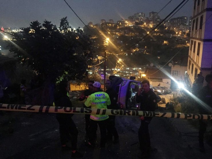 Eyüpsultan’da okul servisi devrildi: 7 yaralı