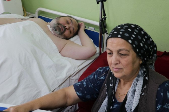 Kahramanmaraşlı Ali Konuk Siri ile hayata tutunuyor