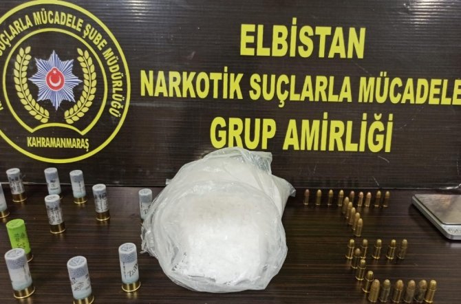 Yoğurt kovasında 1 kilogram sentetik uyuşturucu ele geçirildi