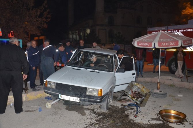 3 kişinin yaralandığı kaza kamerada