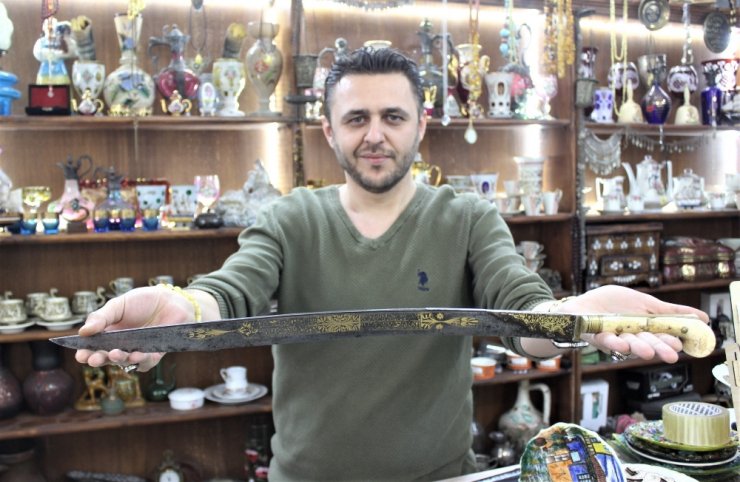 218 yıllık kılıç otomobil fiyatına satışa çıkartıldı