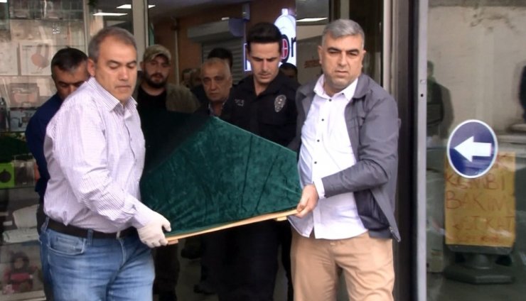 Poligonda kalbine ateş ederek intihar etti