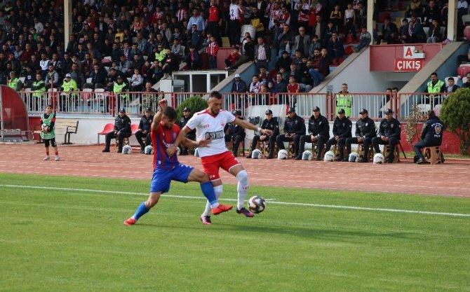 Kahramanmaraşspor kendi evinde Karabükspor'u yendi