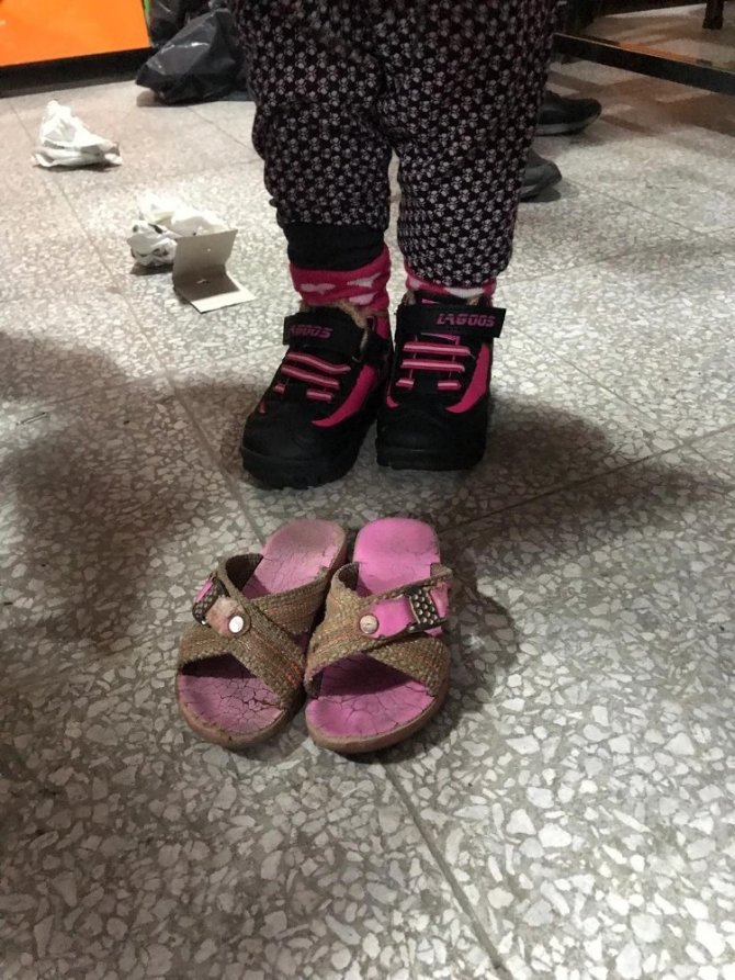 Gençlerden köy çocuklarına şefkat eli