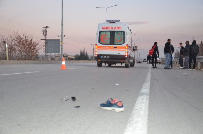 Bariyerlere çarpan motosiklet sürücüsü yaşamını yitirdi