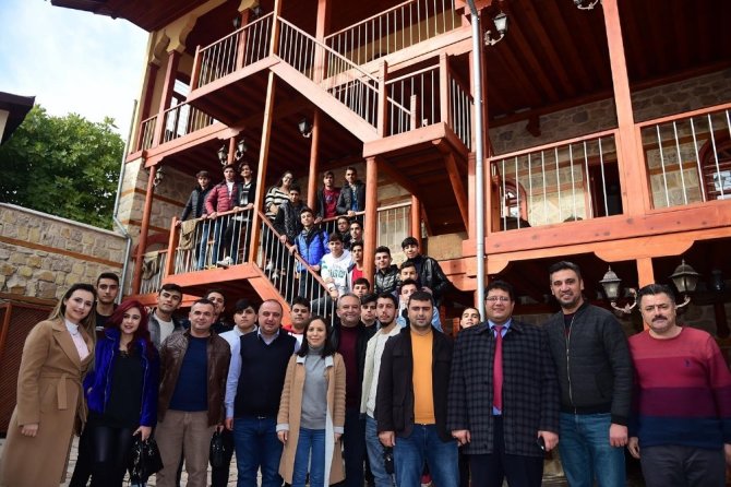 Şef adayları Maraş lezzetlerini öğreniyor