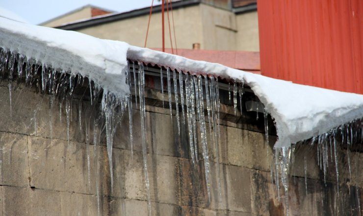 Termometreler eksi 15 dereceyi gösterdi