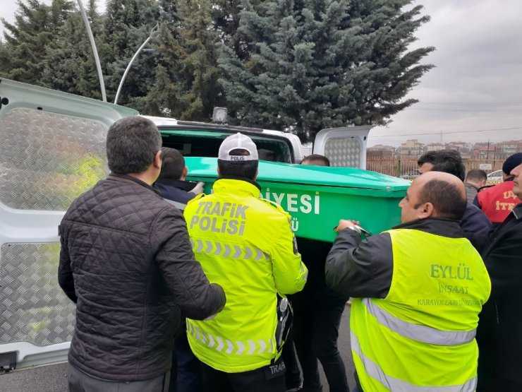 Uşak'ta Alkollü sürücü durağa daldı: 3 ölü