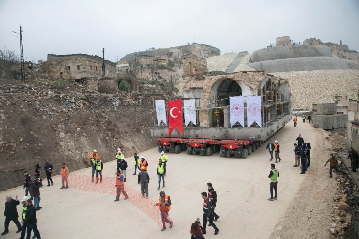 Hasankeyf’te son tarihi eser dualarla taşındı