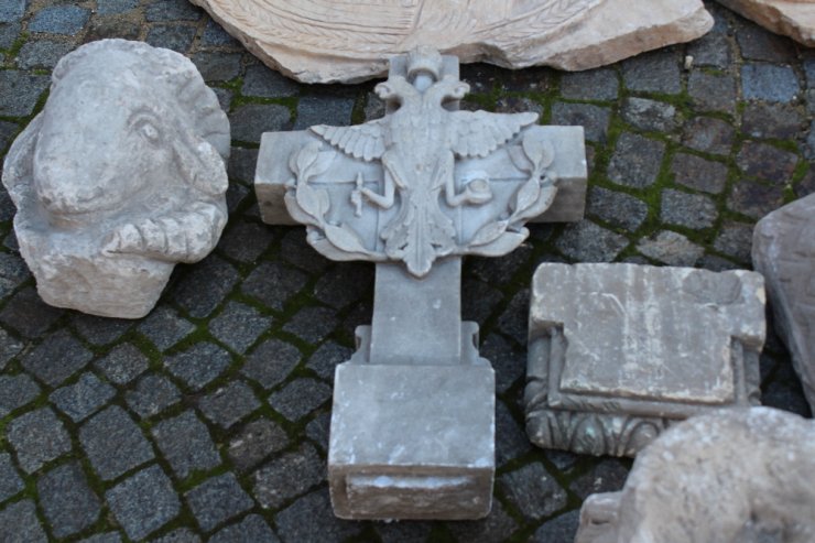 İstanbul’daki tarihi eser kaçakçılarına operasyon; 2 gözaltı