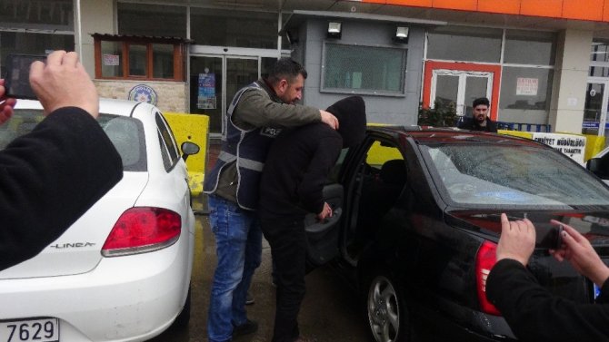 Dikkatli polis kuyumcu hırsızını yakaladı