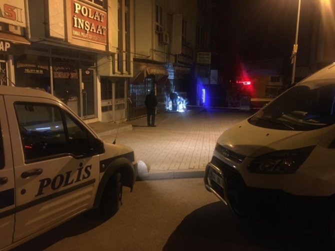 Dikkatli polis kuyumcu hırsızını yakaladı
