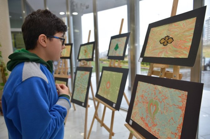 Kahramanmaraşlı öğrencilerden ‘ebru’ sergisi