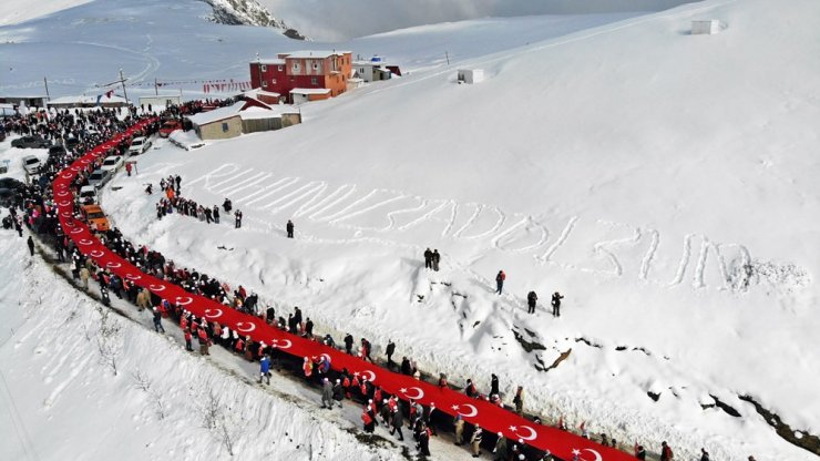 Sarıkamış şehitleri 2 bin 200 rakımlı Sis Dağı’nda anıldı