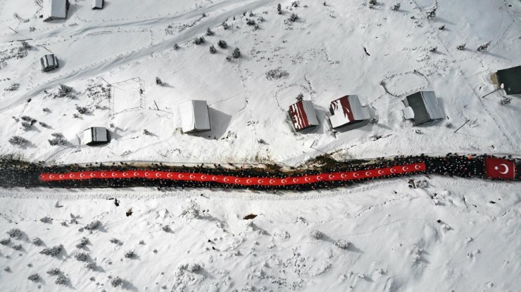 Sarıkamış şehitleri 2 bin 200 rakımlı Sis Dağı’nda anıldı