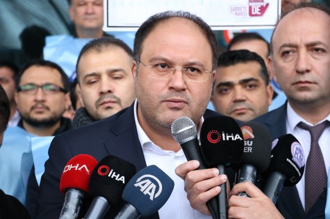 Kahramanmaraş'ta ki sağlık çalışanları meslektaşlarına yapılan saldırıyı kınadılar