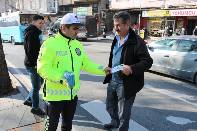 Kahramanmaraş'ta Polisten Suriyelilere trafik eğitimi