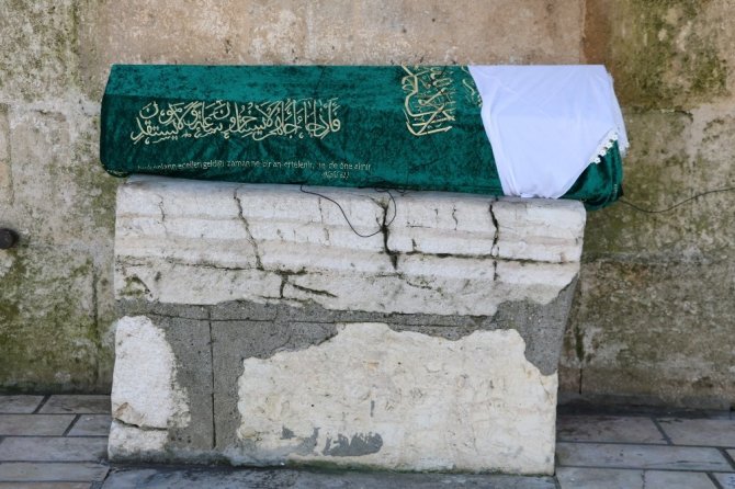 Apartmanın 8’inci katından düşen bebek, son yolculuğuna uğurlandı