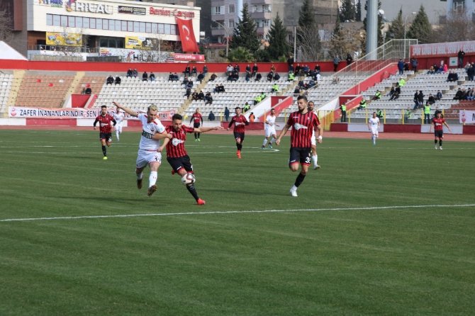 Kahramanmaraşspor kendi evinde Uşakspor'u mağlup etti
