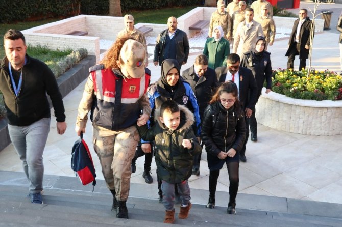 Babamın arkadaşı projesiyle şehit çocuklarına jest yapıldı